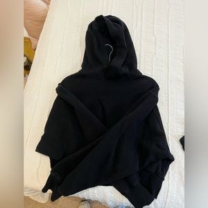 Aritzia Cozy AF Cropped Hoodie size L
